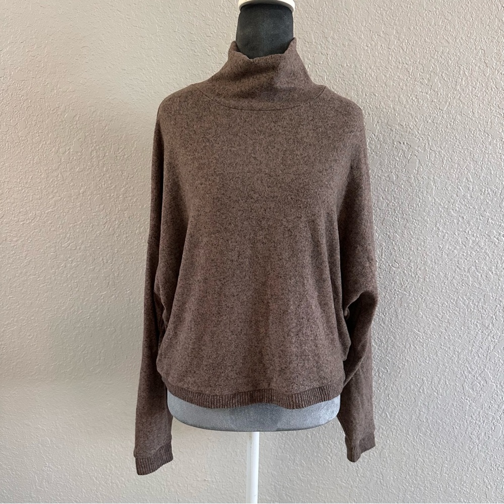 Express Lightweight Turtleneck Sweater – Brown,‎ Size S/M - NWOT